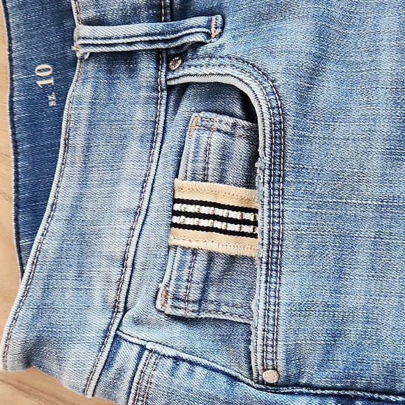 WHBM Slim Crop Jeans, Size 10, Light Blue Wash, Silver Hardware - Picture 3 of 5